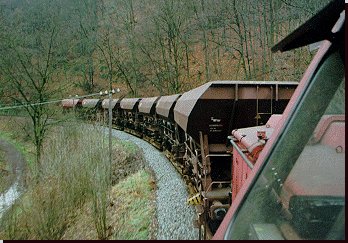 Schotterzug auf Rollwagen